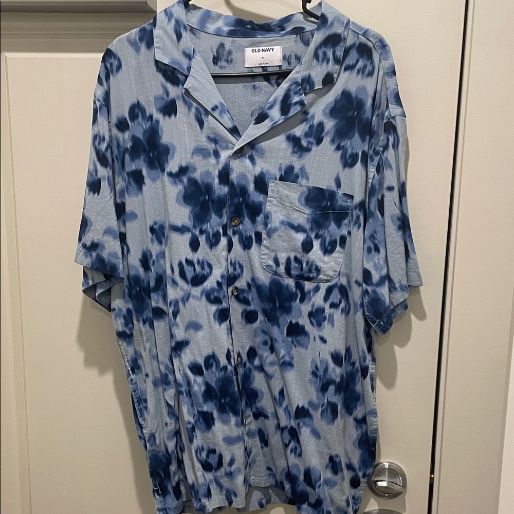 Old Navy Men's Blue Tie-Dye Shirt